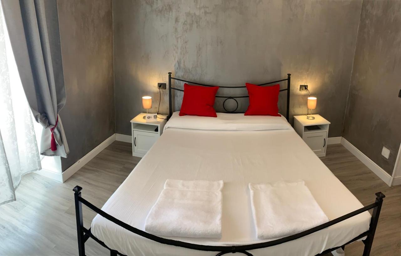 Affittacamere Virginia'S Rooms Genova Eksteriør bilde